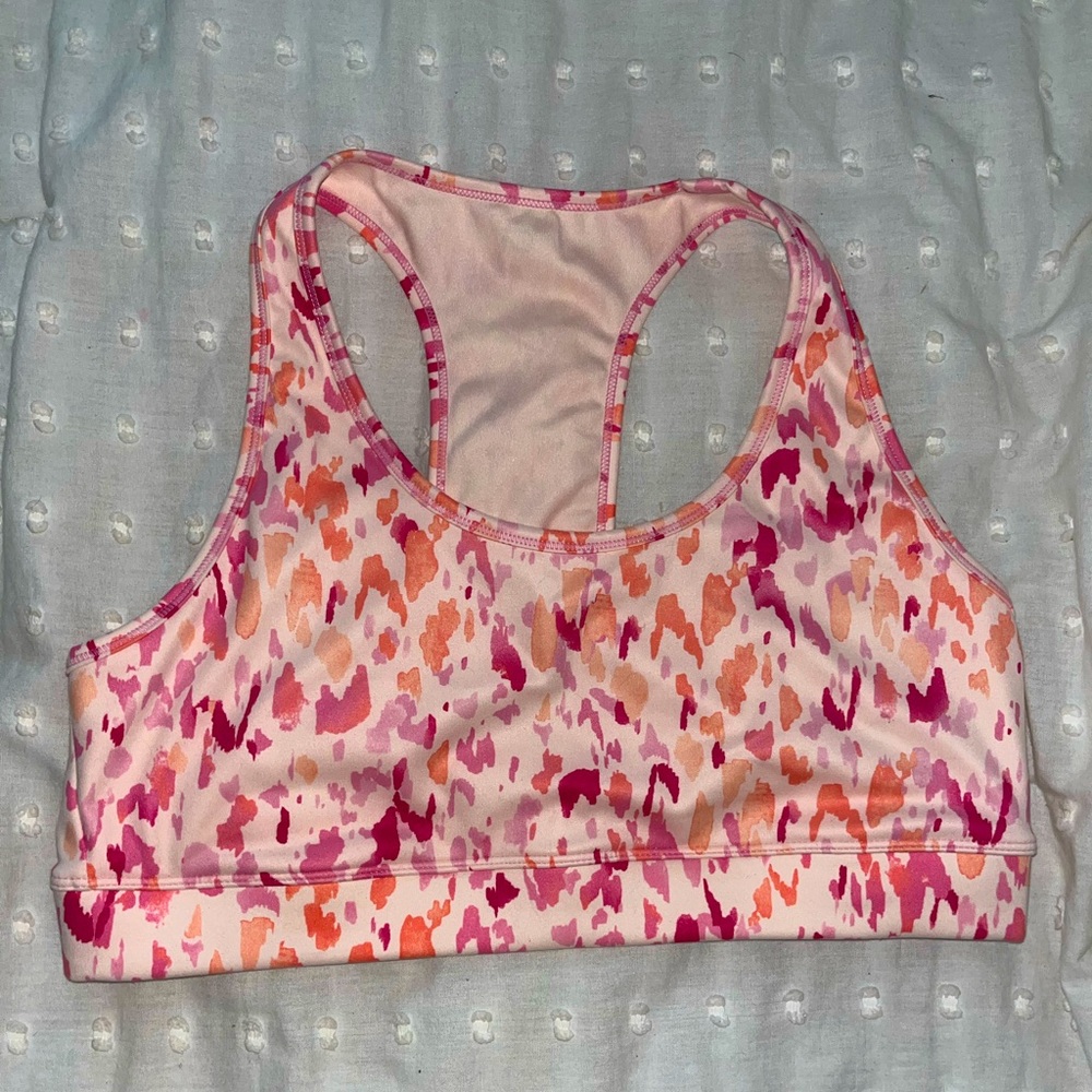 GAP Fit PowerMove new without tags, sports bra. Never used.